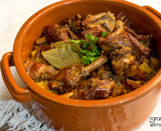 Perna de cabrito com arroz de miúdos