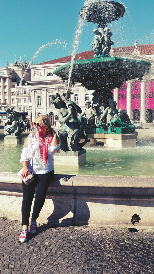 IMG_20161009_150932.jpg Praça do Rossio, com o Teatro Nacional Dona Maria II ao fundo