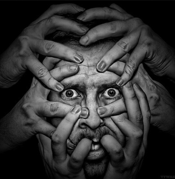 As “atividades criminosas dentro dos tribunais”