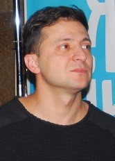 Владимир_Зеленский_(2018).jpg Владимир_Зеленский_(2018).jpg