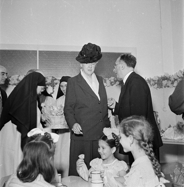 visita da rainha dona amélia 2.jpg