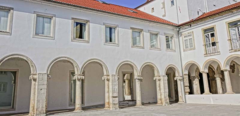 Edificio da Inquisição claustro.jpg