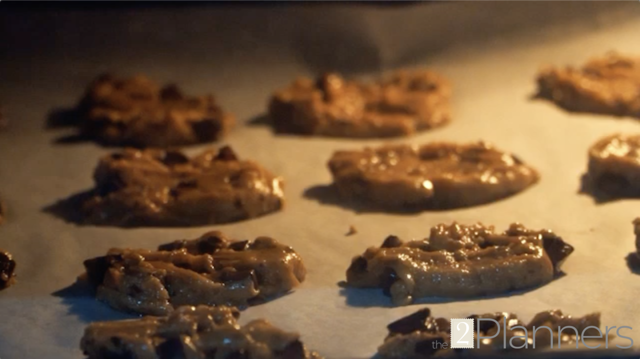 Chocolate Chip Cookies - The 2 Planners