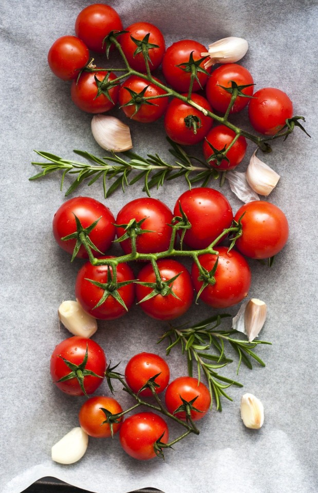 tomatoes-3574427_1920.jpg