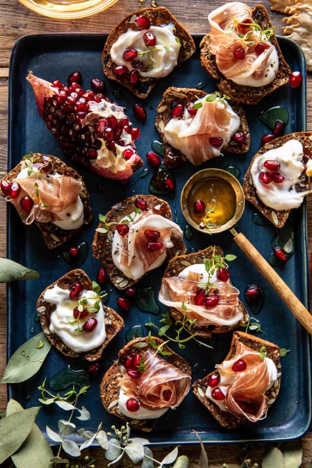 Honey-Whipped-Ricotta-and-Prosciutto-Crackers-1.jp