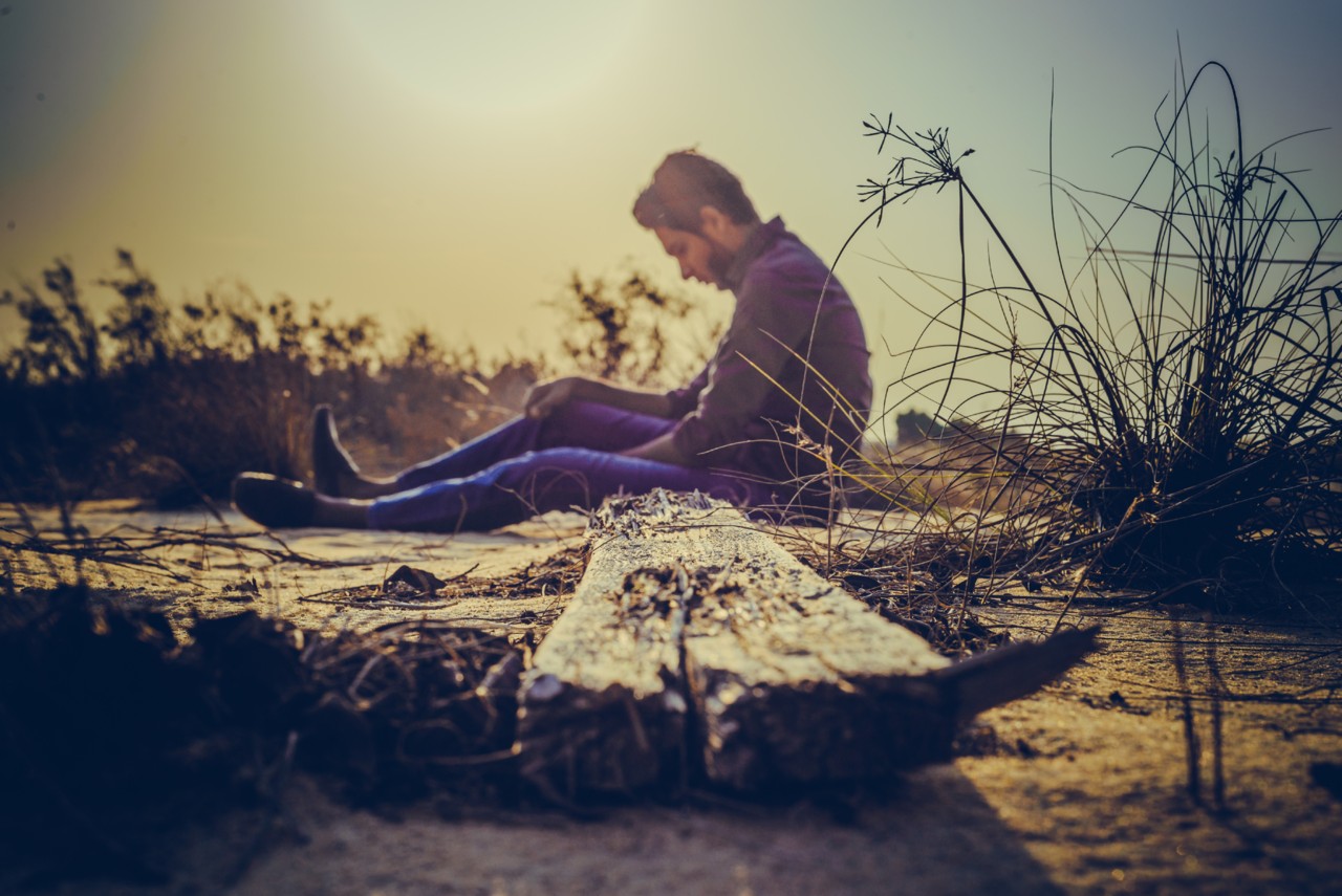 alone-dawn-depth-of-field-734479.jpg