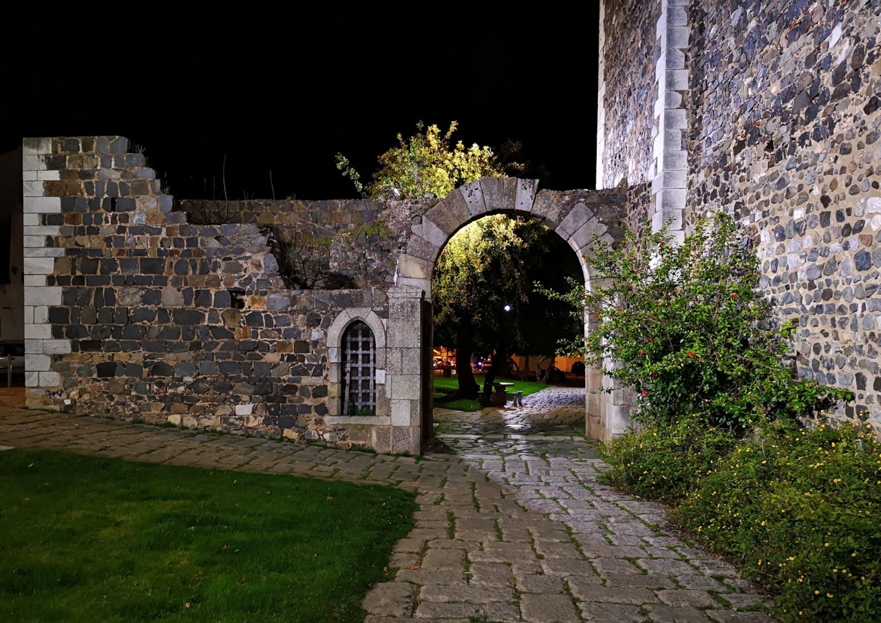 Portas de Évora de Noite (2).jpg Portas de Évora de Noite (2).jpg