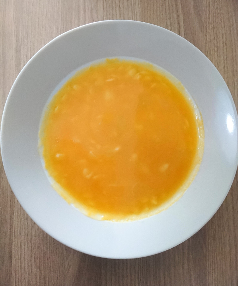 Sopa de alho francês com base de legumes____ Sopa de alho francês com base de legumes____