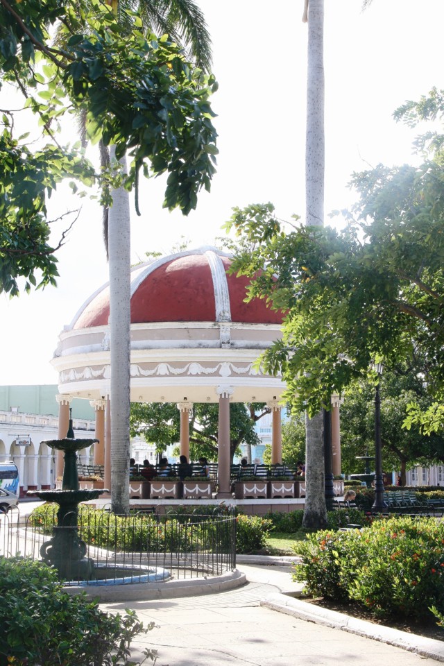 cienfuegos-parque-marti.jpg