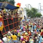 Carnaval - Bloco Sargento Pimenta desfila