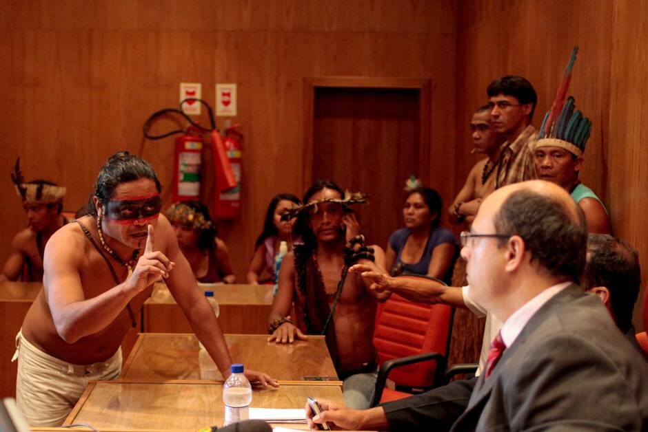&Iacute;ndios participam de audiencia p&uacute;blica com o Jui