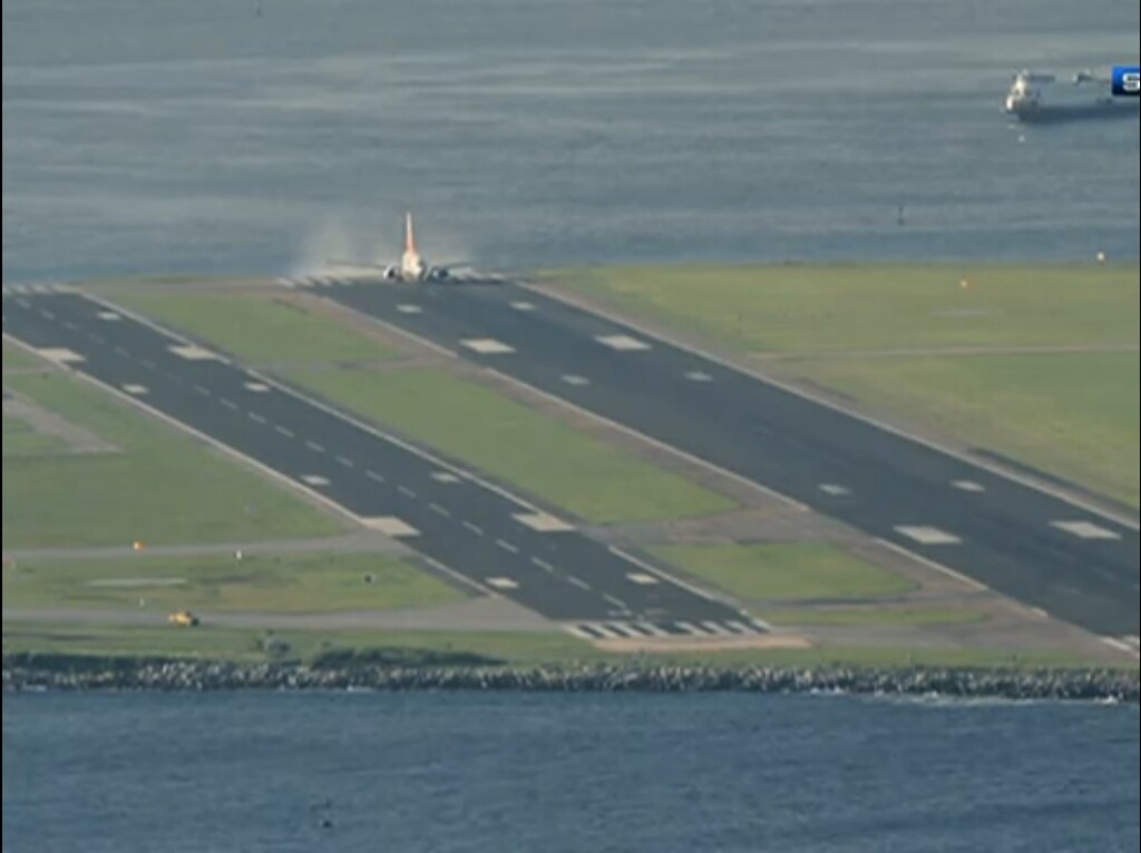 Aerooporto Santos Dumont coma baia de Guanabara ao