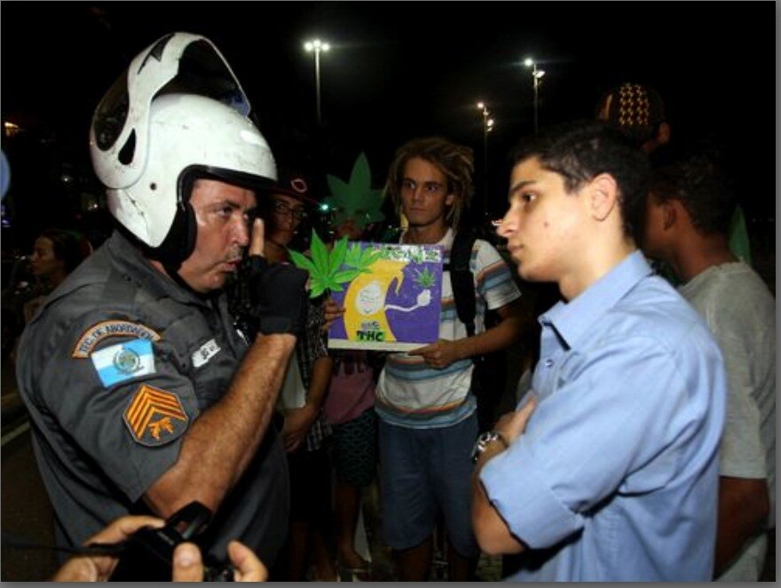 Marcha da Maconha termina em confronto entre polí