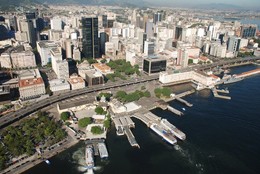 Centro Histórico - Pça XV de Novembro com o cais