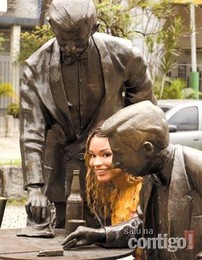 Vila Isabel - Est&aacute;tua de Noel Rosas - Boulevard 2
